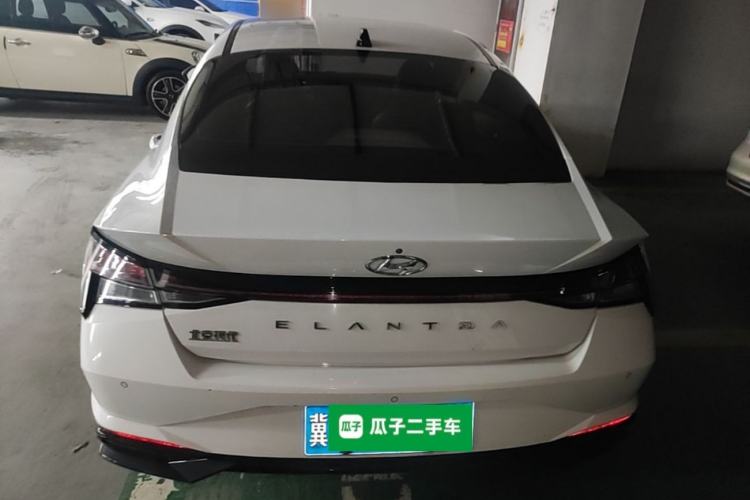 Hyundai Elantra 2021 — 5