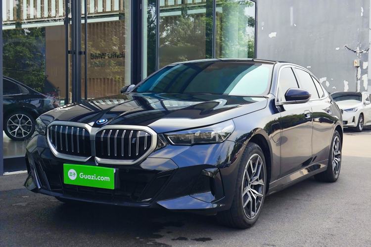 BMW i5 2025 — фото 1