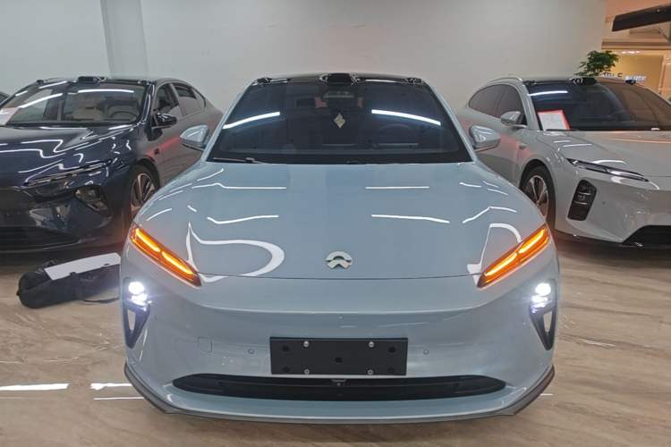 NIO ET5T 2024 — 2