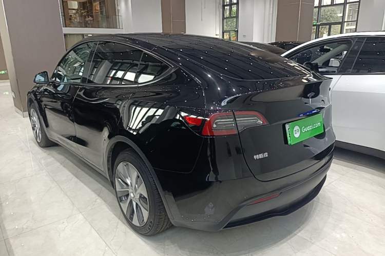 Tesla Model Y 2022 — 4