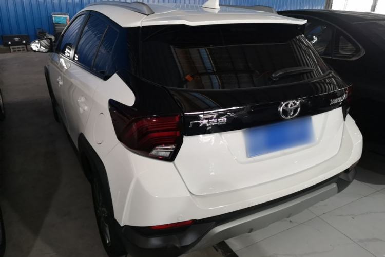 Toyota YARiS L 2022 — фото 4