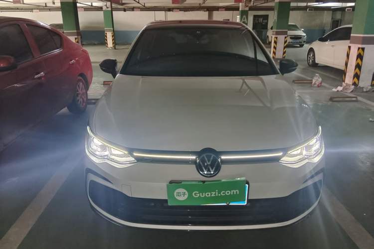 Volkswagen Golf 2024 — 2