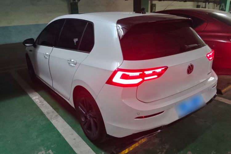 Volkswagen Golf 2024 — 4