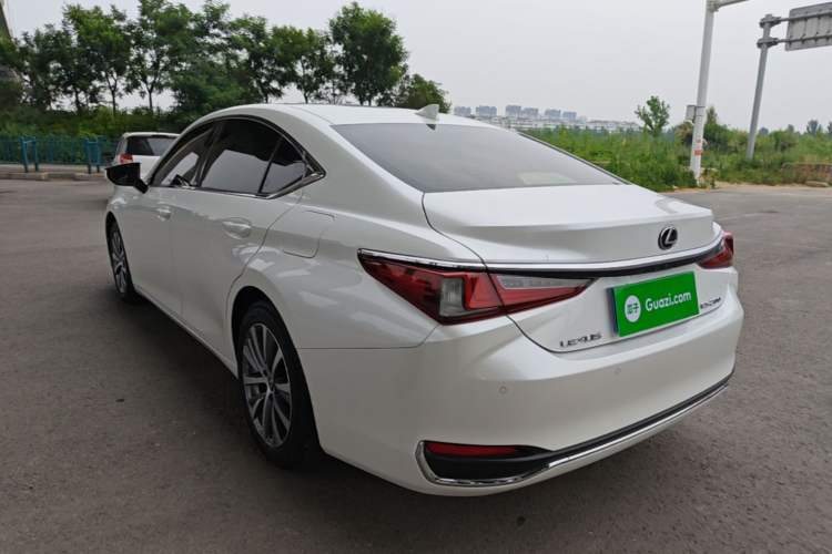 Lexus ES 200 2020 — 4