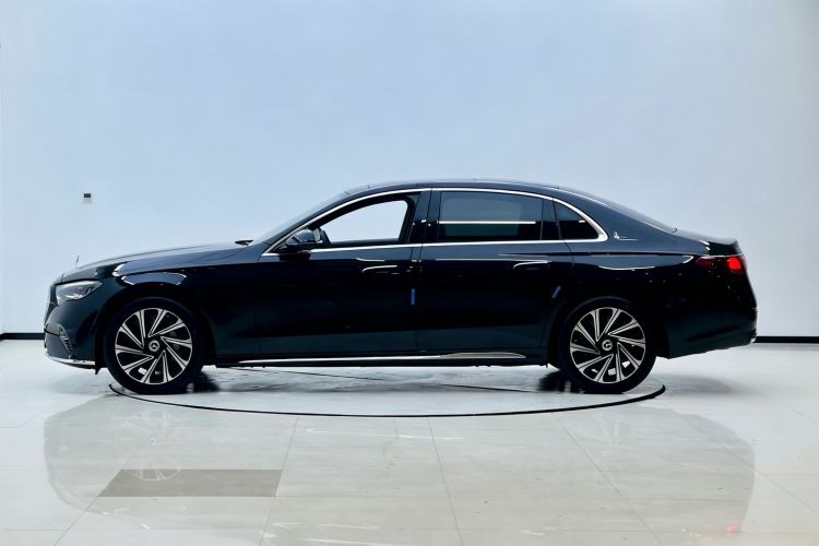 Mercedes-Benz E 300 L 2025 — фото 3
