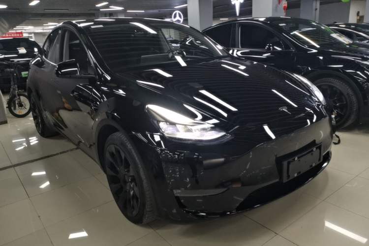 Tesla Model Y 2021 — 3