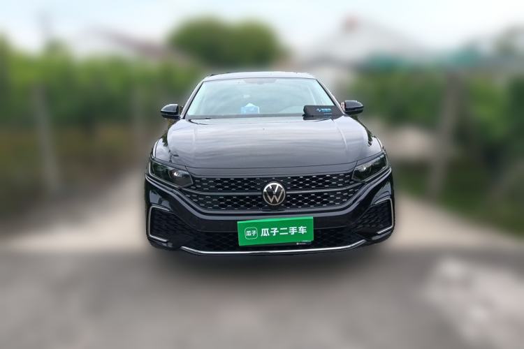Volkswagen Passat 2025 — 2