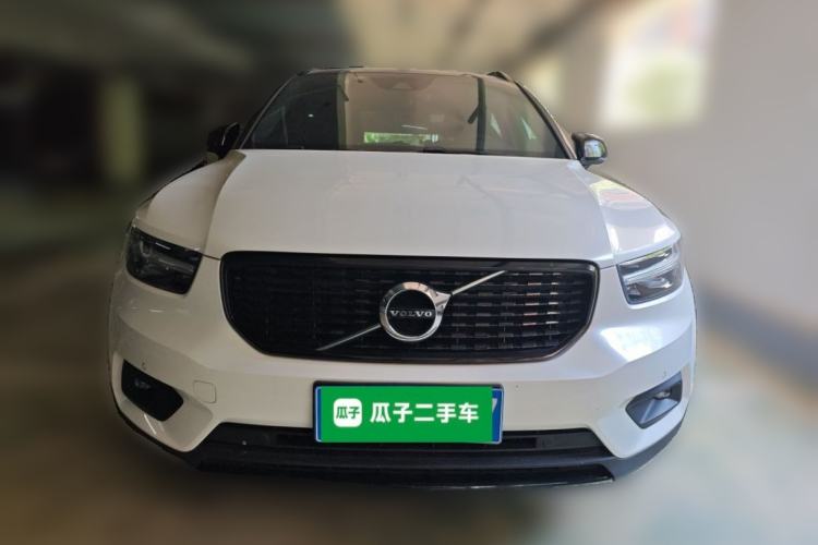 Volvo XC40 2021 — фото 2