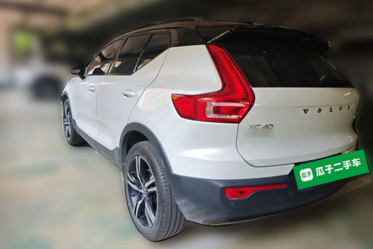 Volvo XC40 2021 — фото 4