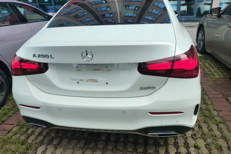 Mercedes-Benz A 200 L 2023 — фото 5