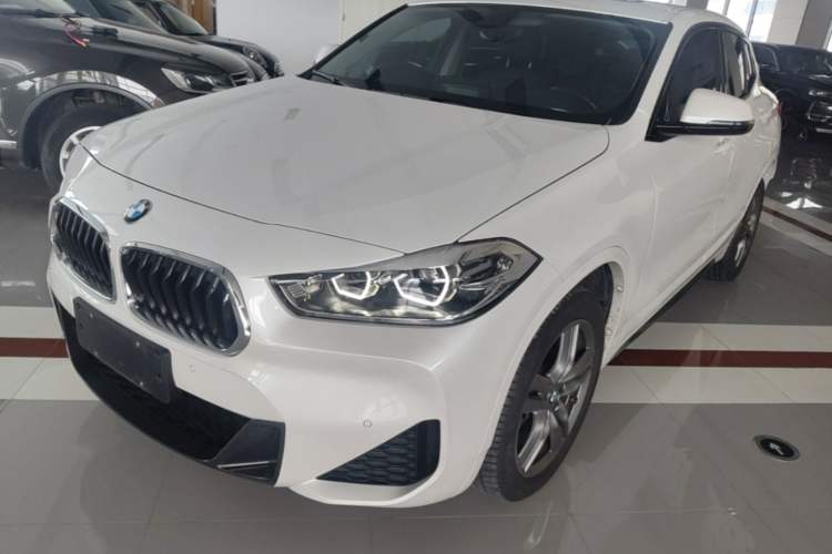 BMW X2 2022 — фото 1