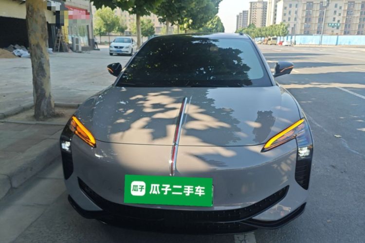 Hongqi EH7 2025 — 2