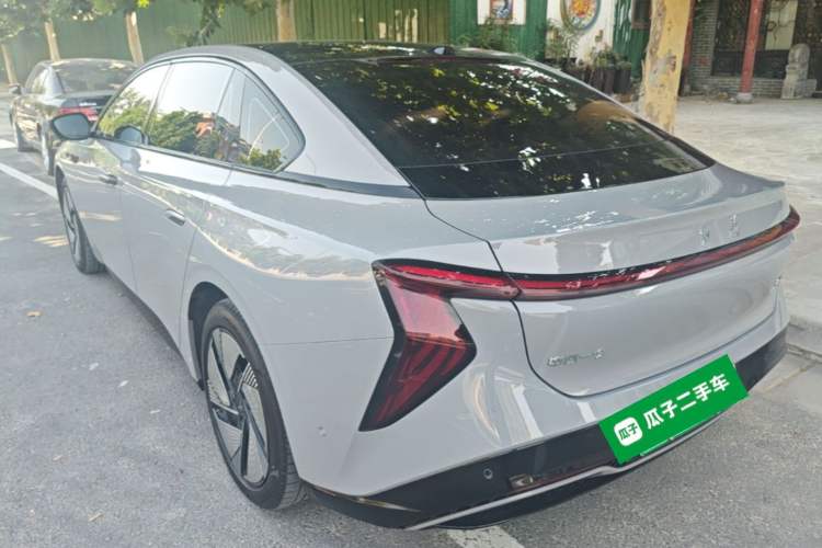 Hongqi EH7 2025 — 4