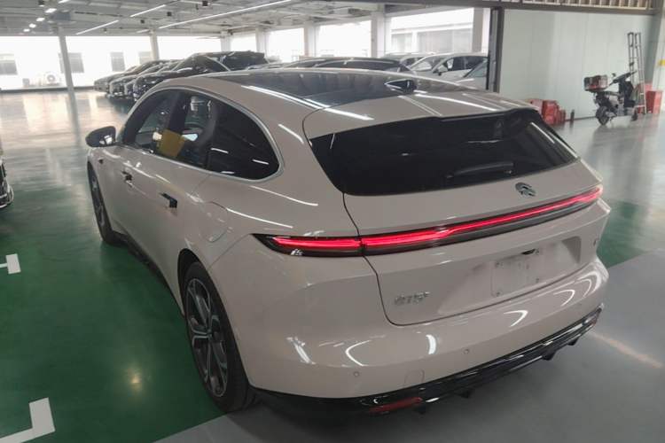 NIO ET5T 2025 — 4