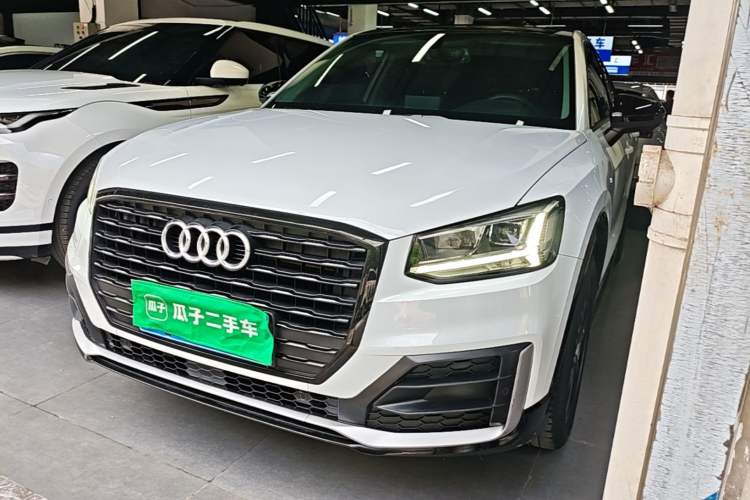 Audi Q2 2020 — фото 1