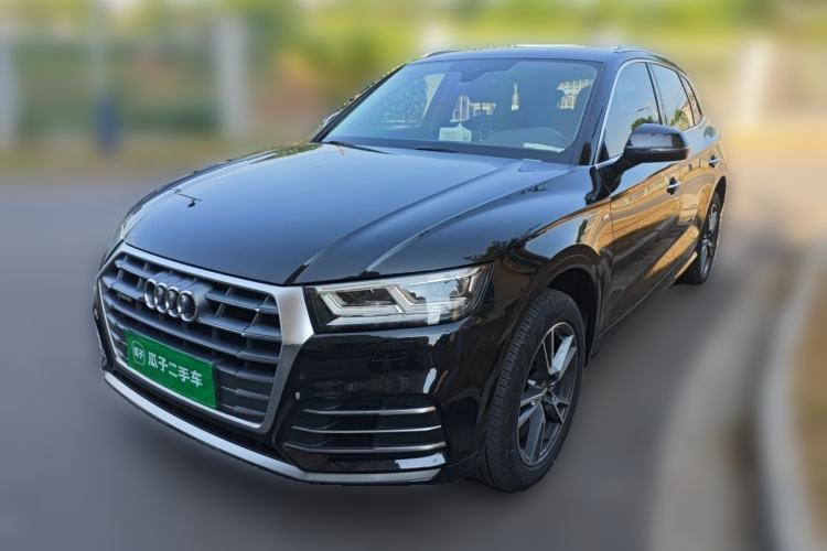 Audi Q5L 2020 — фото 1