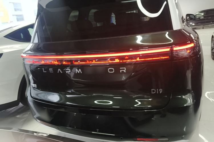 Leapmotor D19 2026 — 5