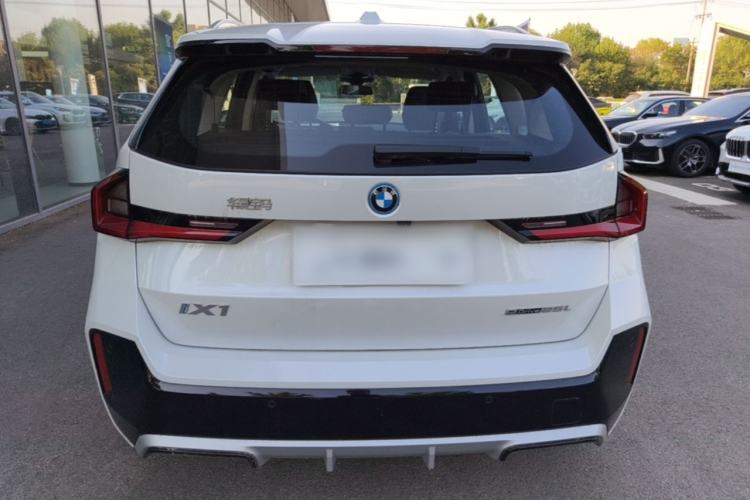 BMW iX1 2025 — 5