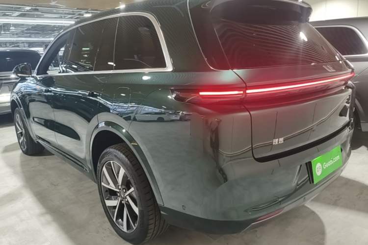 Li Auto L8 2023 — 4