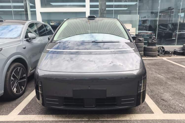 Li Auto MEGA 2024 — 2