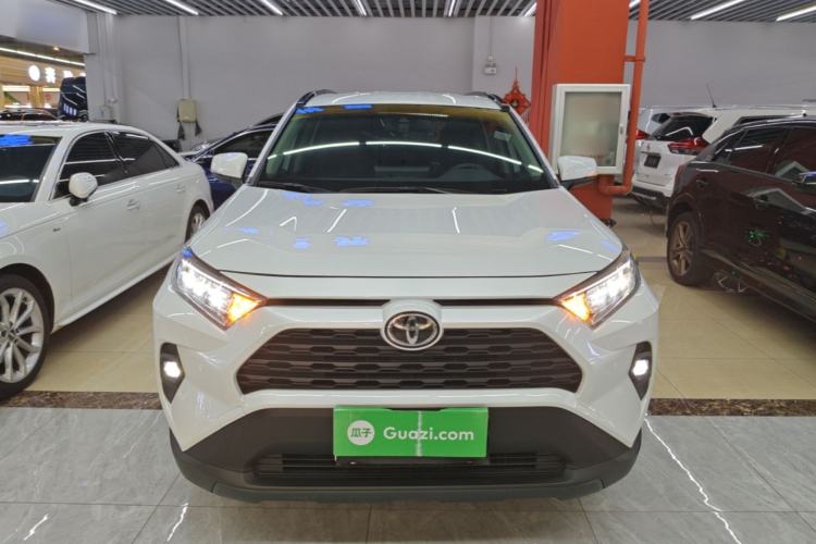 Toyota RAV4 2023 — 2