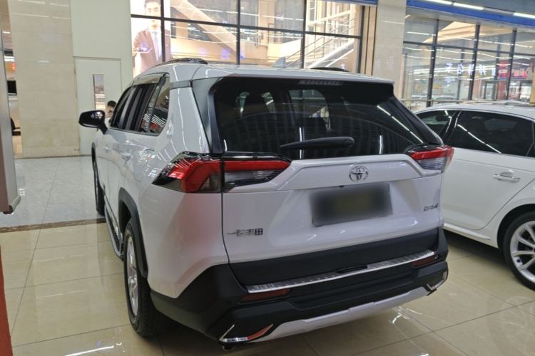 Toyota RAV4 2023 — 4