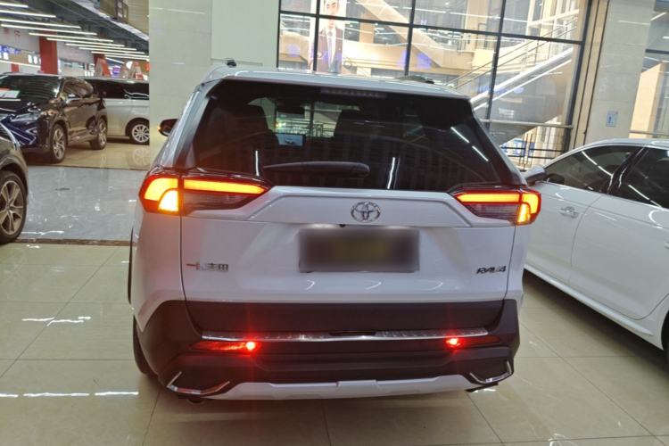Toyota RAV4 2023 — 5