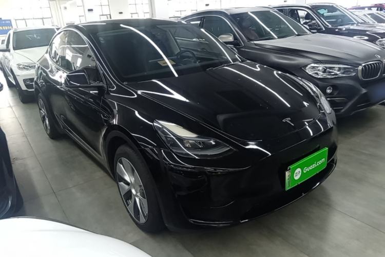Tesla Model Y 2022 — 3