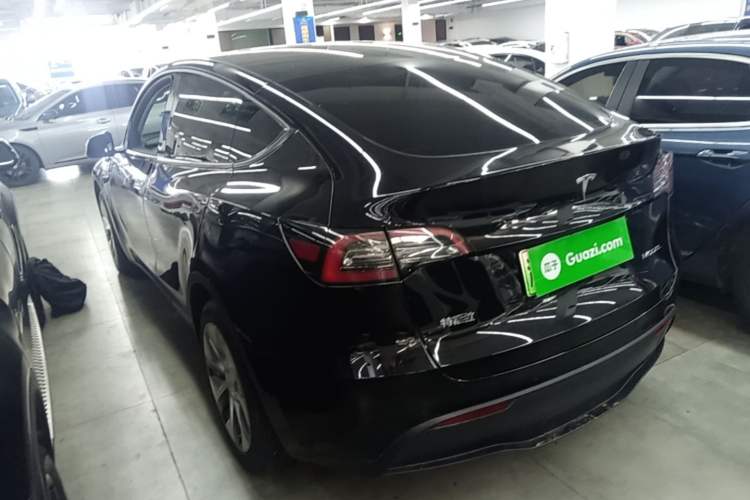Tesla Model Y 2022 — 4