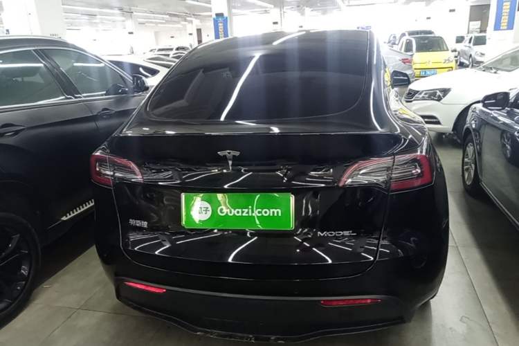 Tesla Model Y 2022 — 5