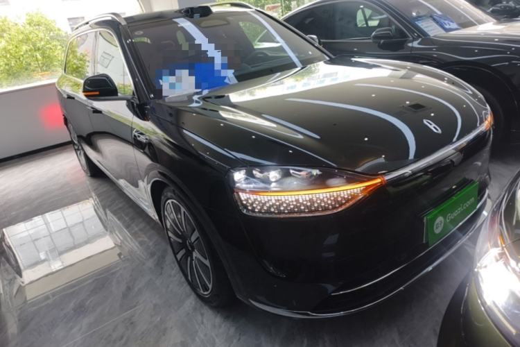 AITO M9 2025 — 3
