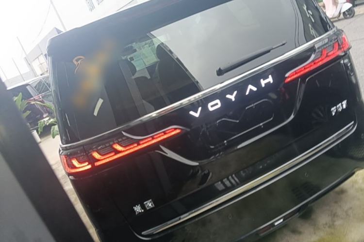 Voyah Dream 2025 — 4