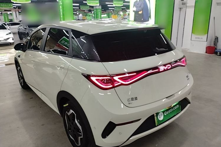 BYD Dolphin 2025 — 4