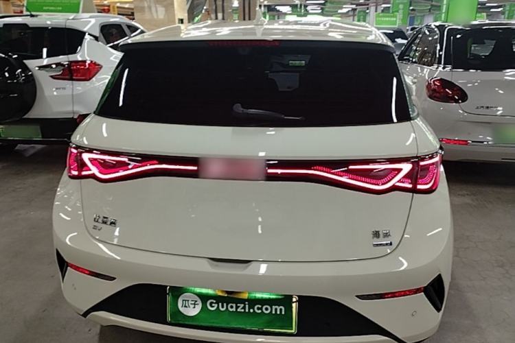 BYD Dolphin 2025 — 5