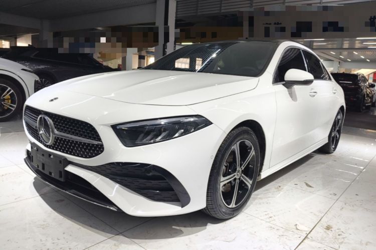 Mercedes-Benz A 200 L 2023 — фото 1