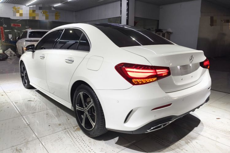 Mercedes-Benz A 200 L 2023 — фото 4