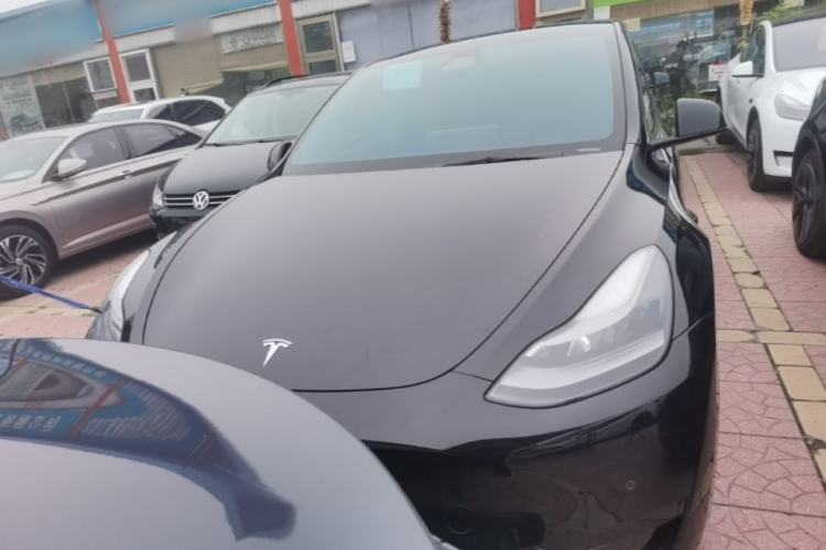 Tesla Model Y 2022 — 2