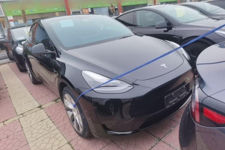 Tesla Model Y 2022 — 3