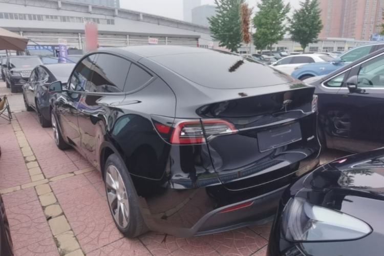Tesla Model Y 2022 — 4