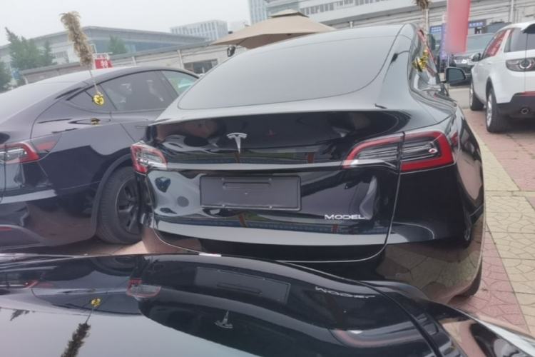 Tesla Model Y 2022 — 5