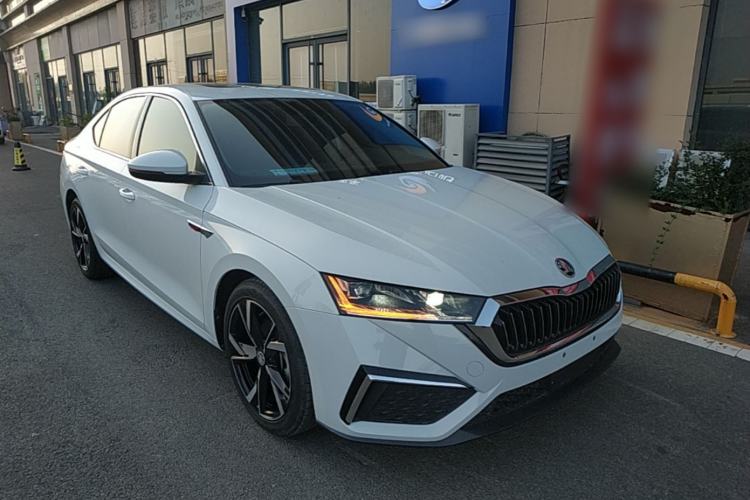 Skoda octavia 2023 — фото 3