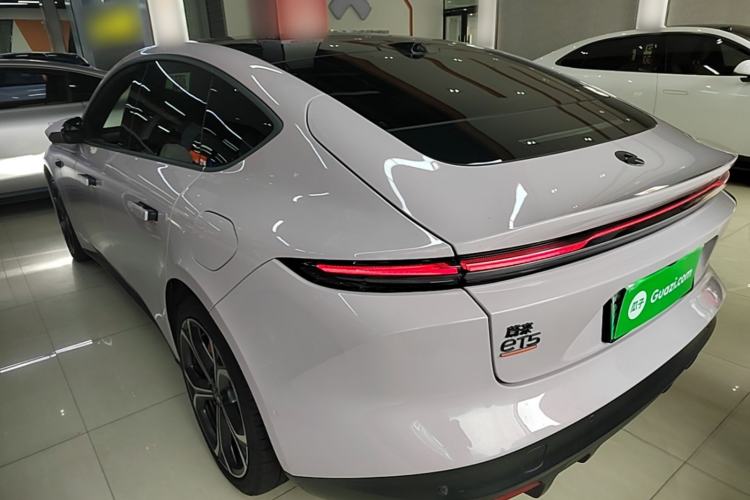 NIO ET5 2022 — 4