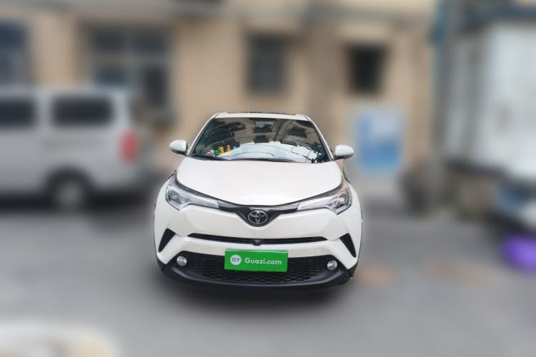 Toyota C-HR 2020 — фото 2