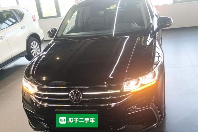 Volkswagen Tiguan L 2022 — 2