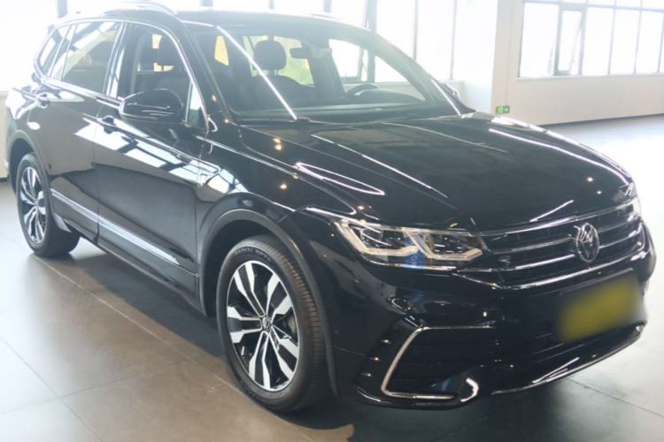 Volkswagen Tiguan L 2022 — 3