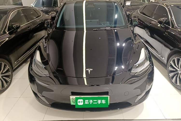 Tesla Model Y 2022 — 2