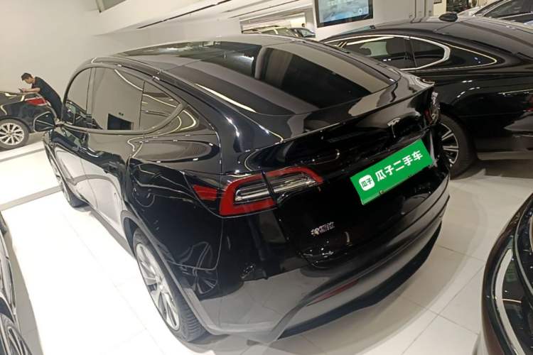 Tesla Model Y 2022 — 4