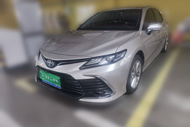Toyota Camry 2021 — фото 1