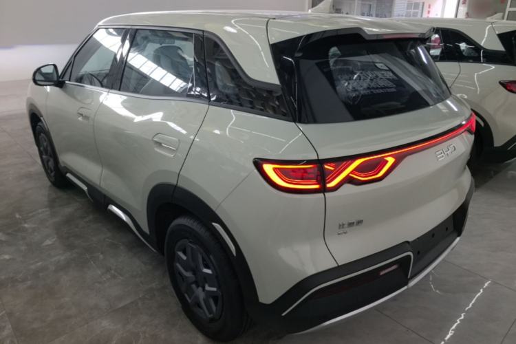 BYD Yuan UP 2025 — 4