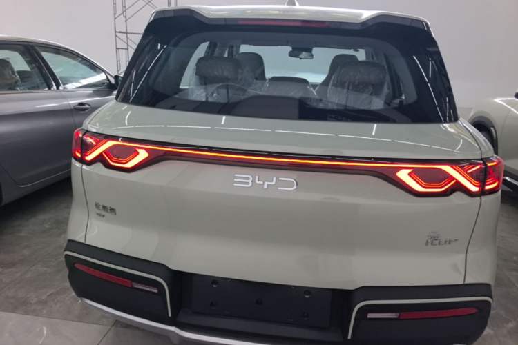 BYD Yuan UP 2025 — 5